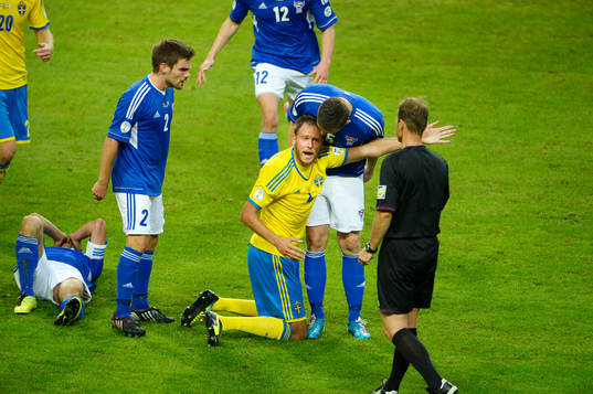 Andreas Granqvist, Sverige argumenterar med domaren strax