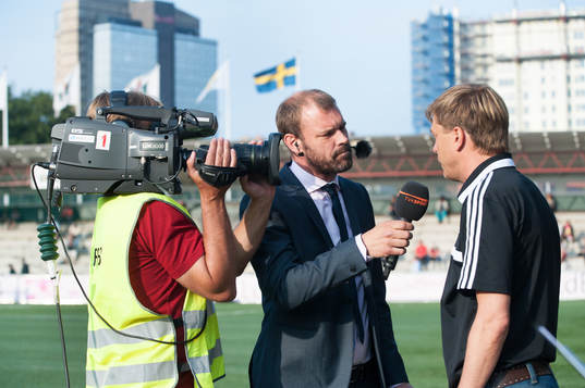 Daniel Kristiansson, TV-reporter, TV 4, intervjuar Tony