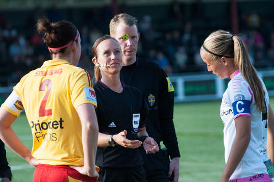 Slantsingling, Pernilla Larsson, domare