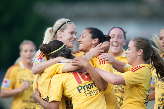 0-1 Marta, Tyresö, som grattas av Lisa Dahlkvist och