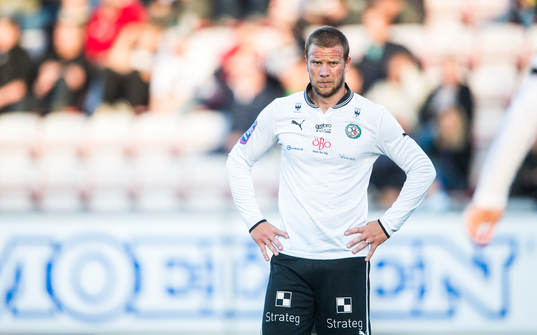 Peter Samuelsson, Örebro SK  i matchen mellan Örebro och