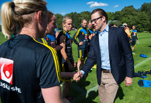 H.K.H. Prins Daniel besöker Sveriges dam landslag
