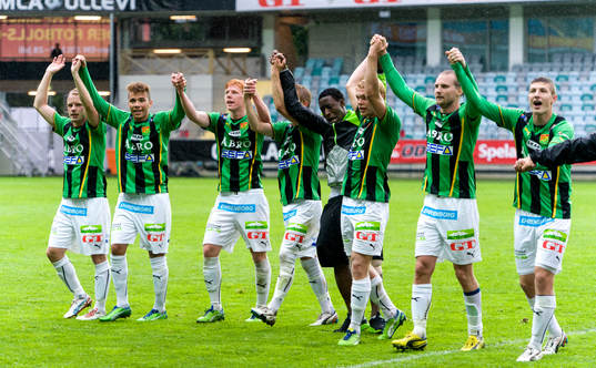 Gais tackar publiken
