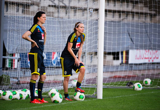 Lotta Schelin och Kosovare Asllani