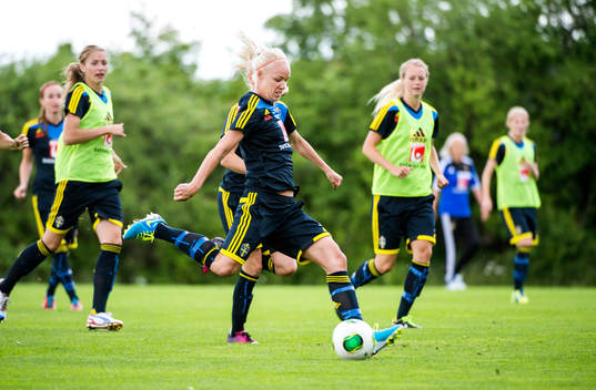 Det svenska damlandslaget tränar på Bosön. Caroline Seger