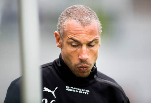 Henrik Larsson på bänken. Medan hans son Jordan Larsson
