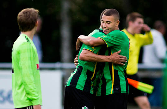 Henrik Larsson, Högaborgs BK kramar om sin son Jordan