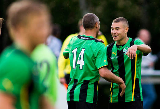 Henrik Larsson, Högaborgs BK kramar om sin son Jordan