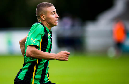 Jordan Larsson, Högaborgs BK spelar en match