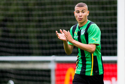 Jordan Larsson, Högaborgs BK spelar en match
