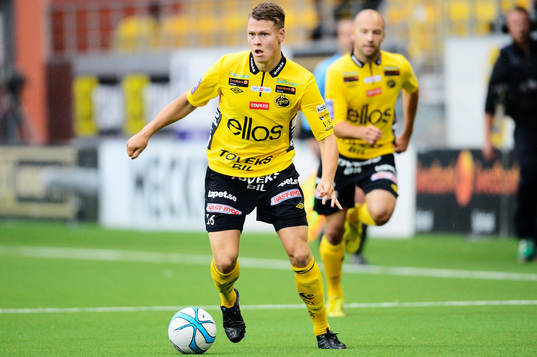Elfsborgs Viktor Claesson driver upp bollen i