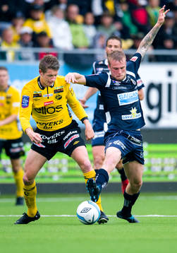 Kamp om bollen mellan Elfsborgs Marcus Rohdén och Gefles