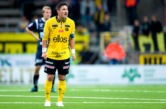 Elfsborgs Stefan Ishizaki ropar till sina lagkamrater i