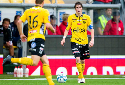 Elfsborgs Lasse Nilsson blickar ut över planen i
