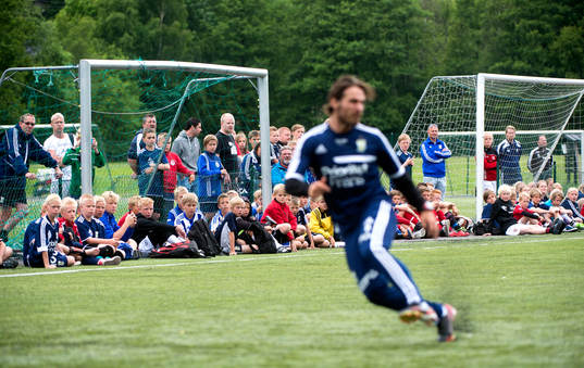 Ungdomar från IFK Göteborgs Summercamp 2013 besökte