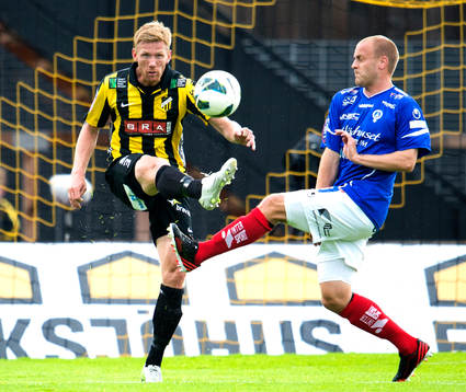 Häckens Fredrik Björck och Åtvidabergs Daniel Sjölund i