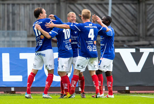 Åtvidabergs Daniel Sjölund gör 0-1 i matchen mellan