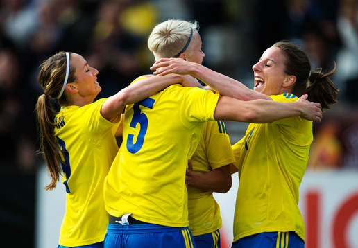 Sveriges Kosovare Asllani, Nilla Fischer och Antonia