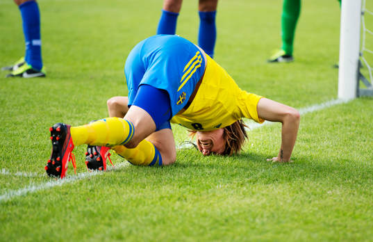 Sveriges Lotta Schelin har ont