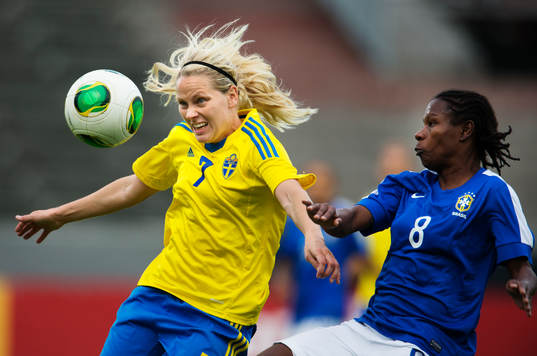 Sveriges Lisa Dahlkvist utmanar Brasiliens Formiga i