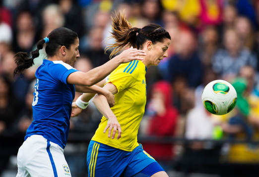 Brasiliens Bagé utmanas av Sveriges Lotta Schelin i