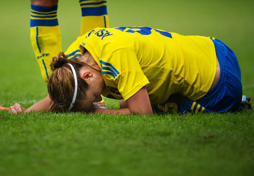 Sveriges Kosovare Asllani har ont