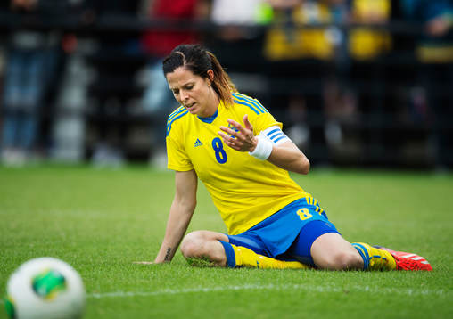 Sveriges Lotta Schelin deppar i träningslandskampen mellan