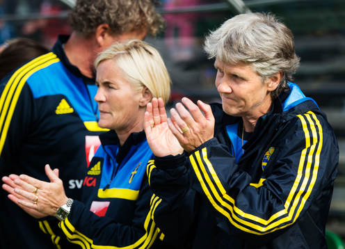 Sveriges assisterande förbundskapten Lilie Persson och