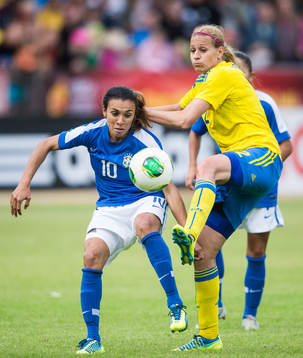 Brasiliens Marta och Sveriges Charlotte Rohlin i
