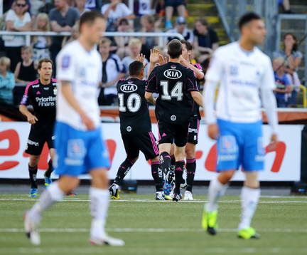 Mål av Göteborgs Philip Haglund, IFK Göteborg jublar