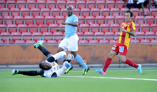 2-2 målet av Malmös nr 29 Tokelo Rantie