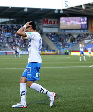Missad målchans av Norrköpings Martin Smedberg Dalence i