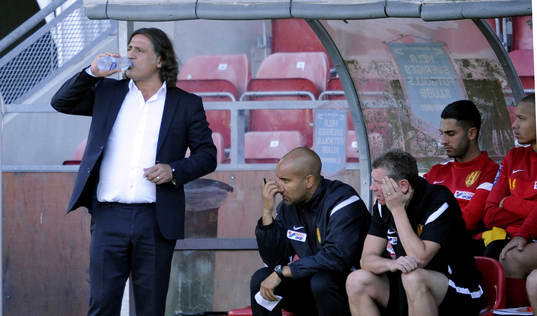 Från vänster Syrianska tränare Özcan Melkemichel