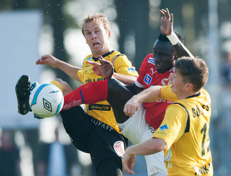 Papa Diouf, Kalmar och Craig Henderson, Mjällby