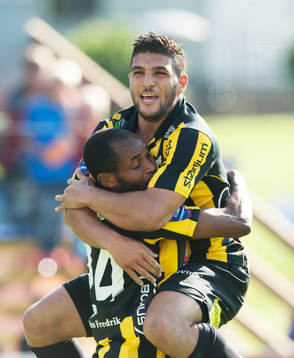 0-1 Moestafa El Kabir, Häcken, som grattas av René