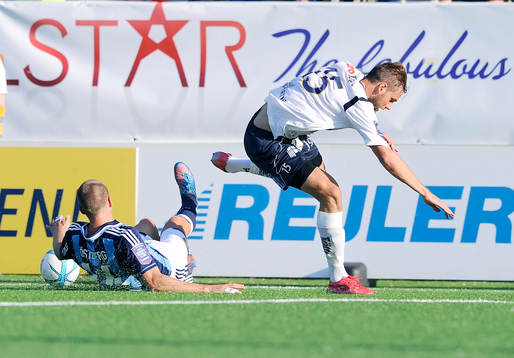 Djurgårdens nr 14 Mattias Östberg och Gefles nr 15 Mikael