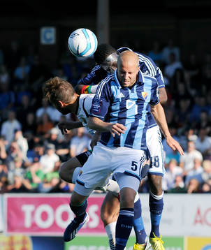 Djurgårdens nr 5 Petter Gustafsson och Djurgårdens nr 18