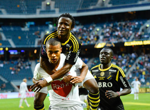 s Robin Quaison jublar sitt 3-0-målet med Kennedy