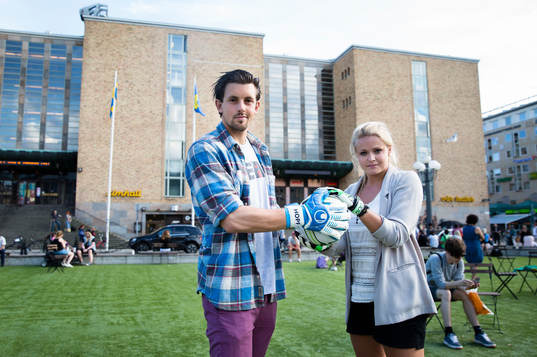 Hammarbys målvakt Johannes Hopf och Hammarbys Damlags