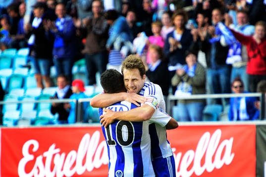 IFK Göteborgs Tobias Hysén kramar om Daniel Sobralense