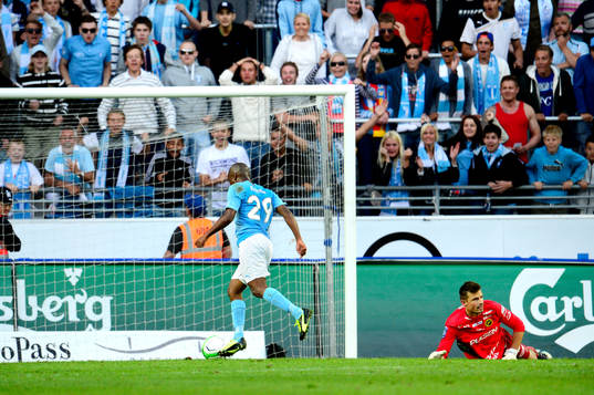 Malmö FFs Tokelo Rantietar sig förbi hela Elfsborgs