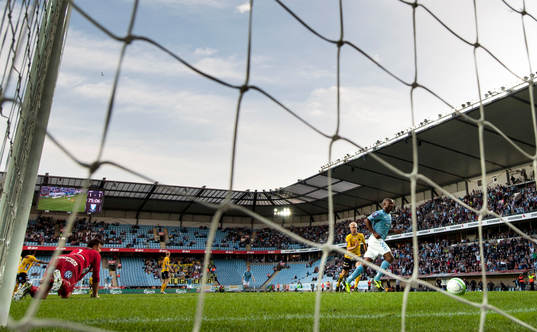 Malmö FFs Tokelo Rantie gör 2-1