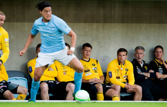Elfsborgs Anders Svensson sitter på bänken