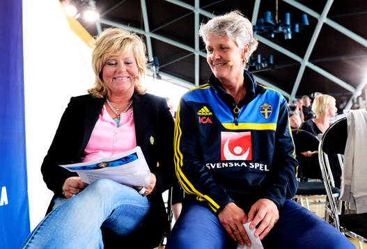 Marika Domanski Lyfors och Sveriges förbundskapten Pia
