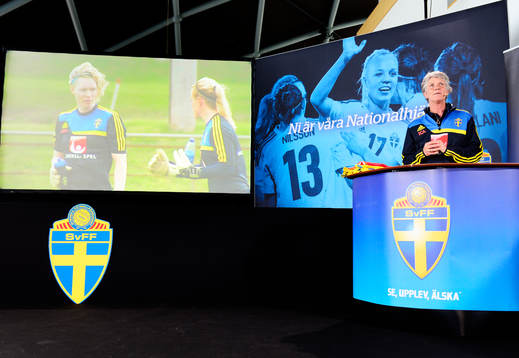 Sveriges förbundskapten Pia Sundhage presenterar Hedvig