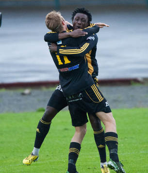 1-0 Filip Ranmo, Hässleholm, som tackar Waxiu Shehu för