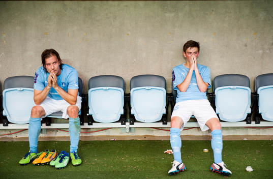 Malmö FFs Markus Halsti och Petar Petrovic deppar på
