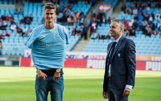Malmö FFs sportchef Per Ågren presenterar Johan Hammar