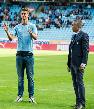 Malmö FFs sportchef Per Ågren presenterar Johan Hammar