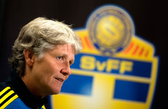 Bläddra bland fler bilder av Fotboll, Damlandslaget, Presskonferens och Träning